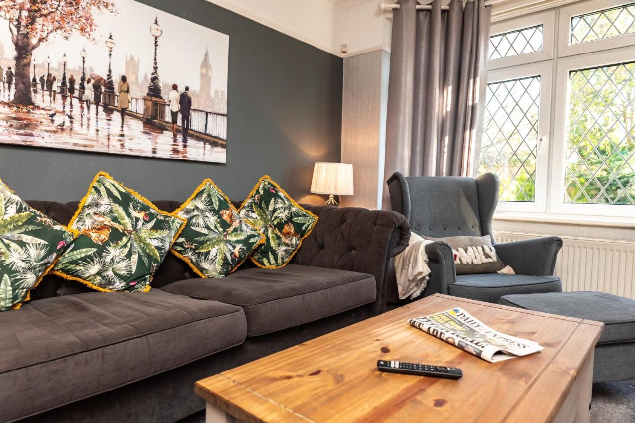 Cheerful 3-Bedroom Douglas House With Patio Southampton Extérieur photo