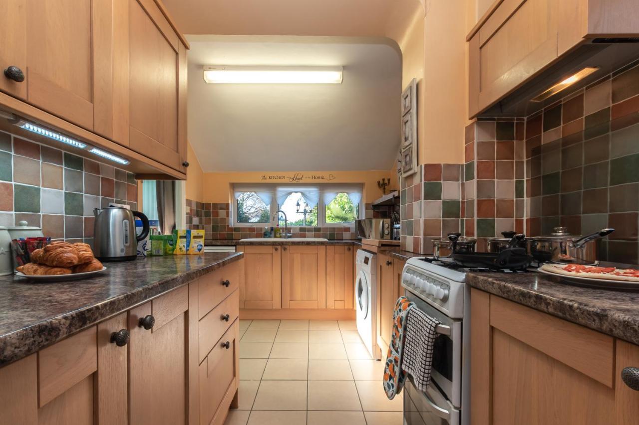 Cheerful 3-Bedroom Douglas House With Patio Southampton Extérieur photo