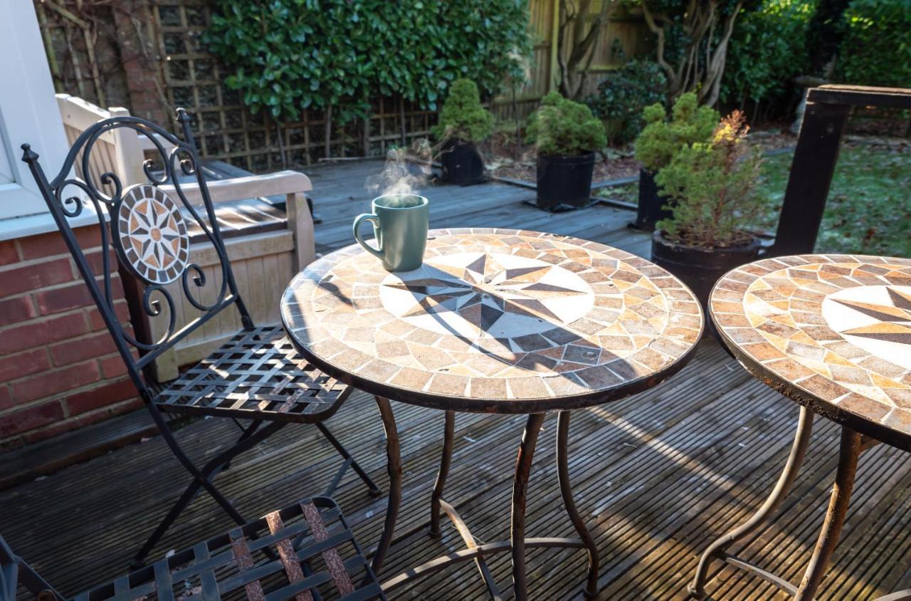 Cheerful 3-Bedroom Douglas House With Patio Southampton Extérieur photo