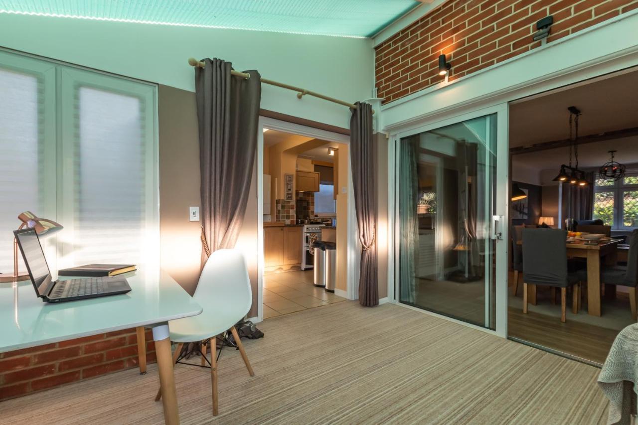 Cheerful 3-Bedroom Douglas House With Patio Southampton Extérieur photo