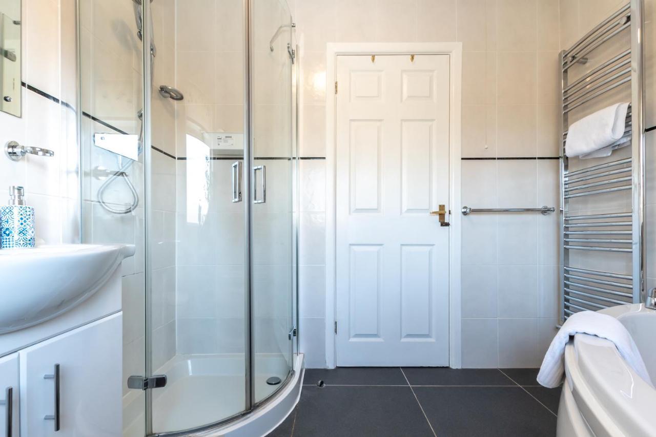 Cheerful 3-Bedroom Douglas House With Patio Southampton Extérieur photo